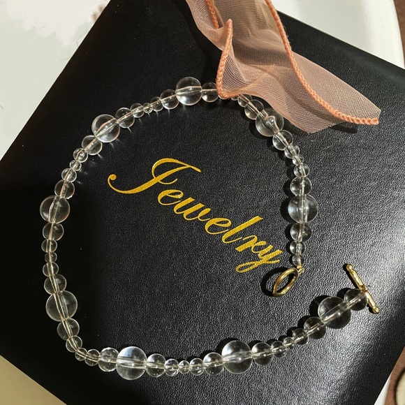 Clear headed necklace - Picture 2 of 3